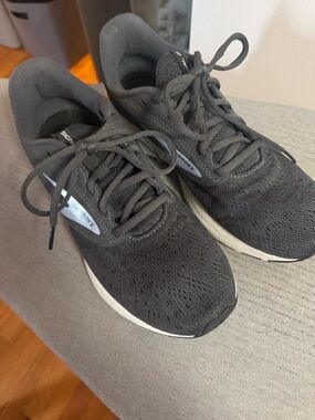 Brooks Dark Gray Lace-Up Knit Athletic Shoe